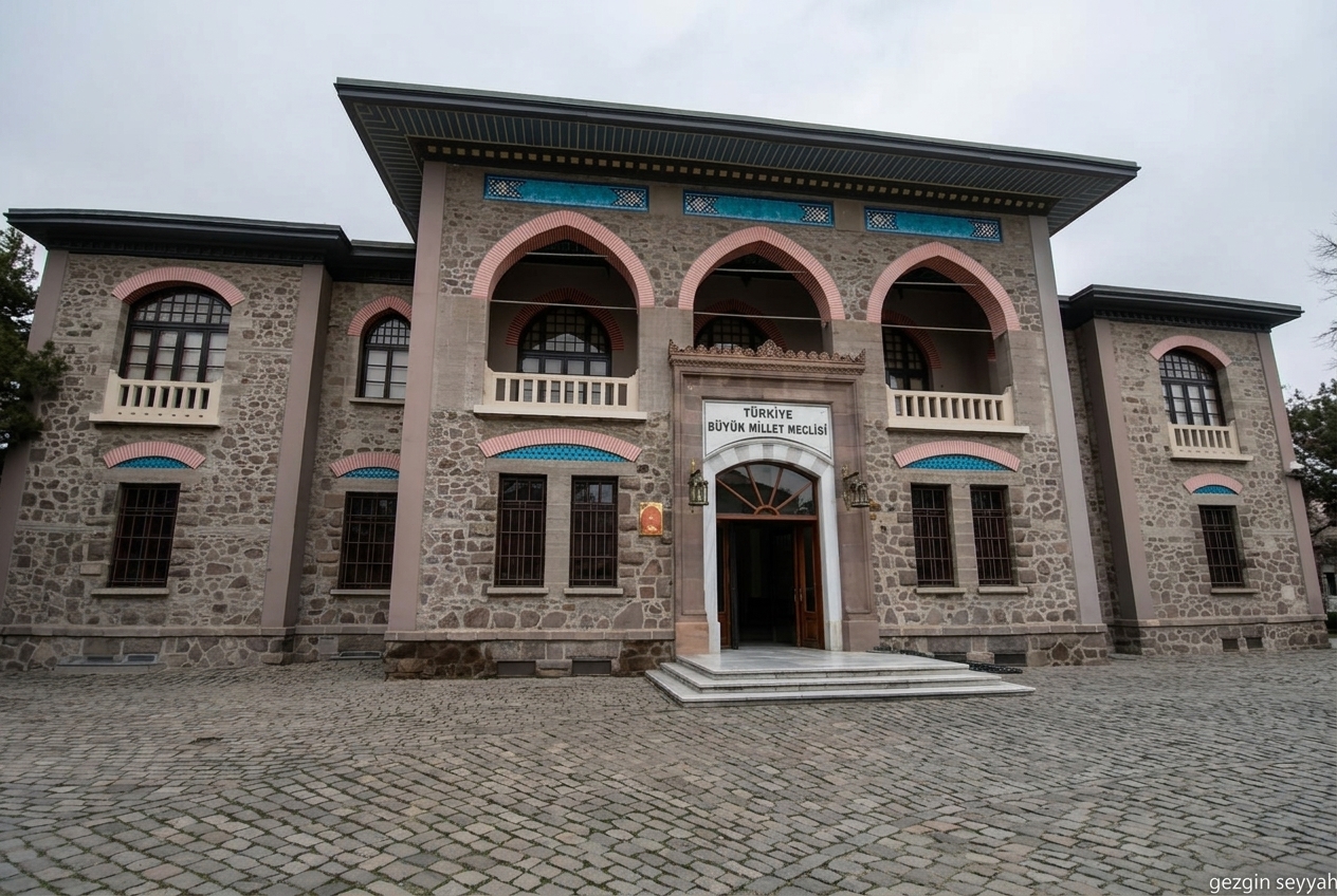 İkinci Meclis Binasından Kareler