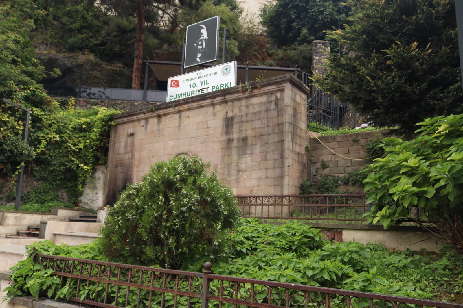 Onuncu Yıl Anıtı