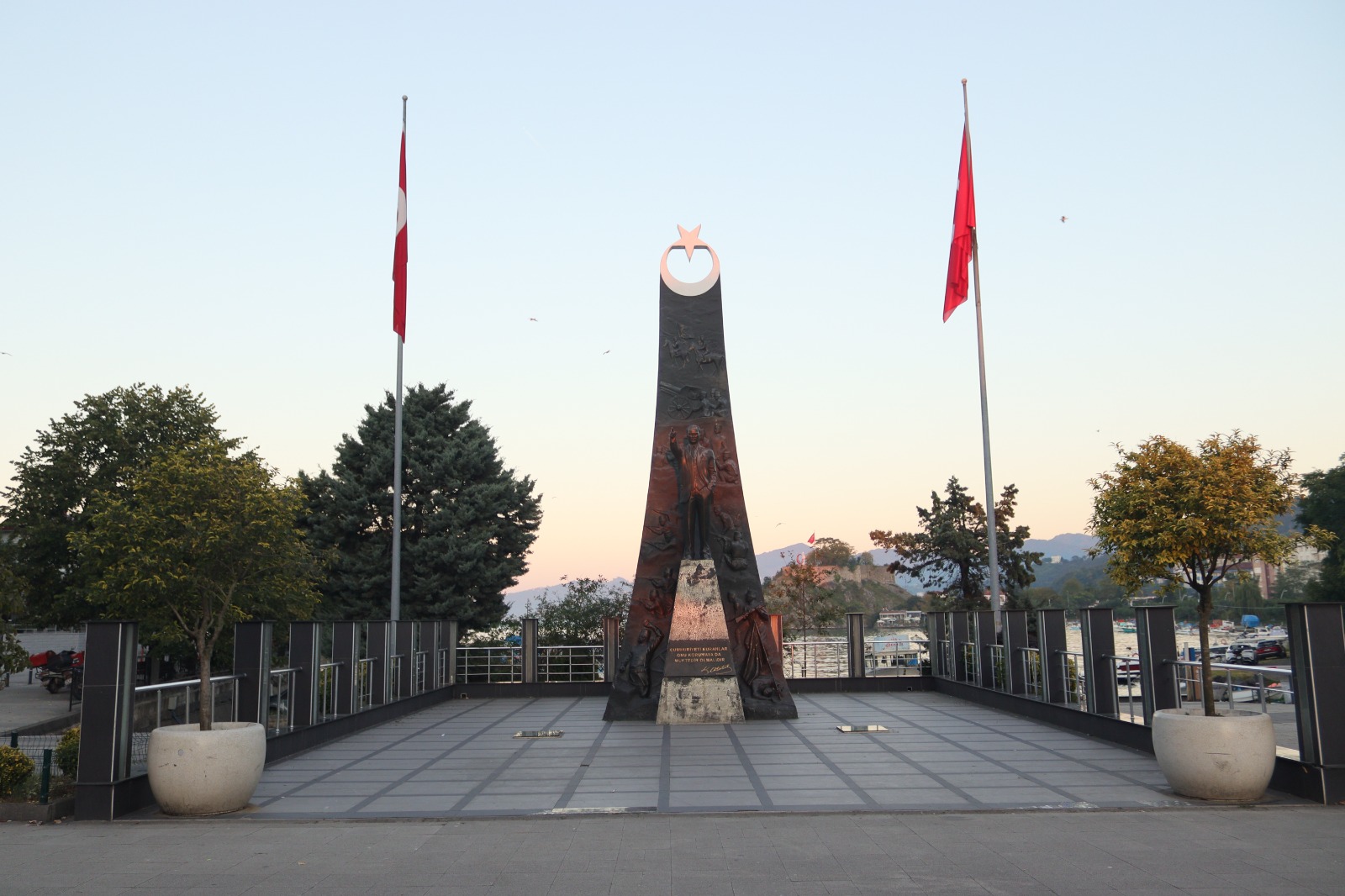 Atatürk ve Milli Mücadele Anıtı - Mekan kapak görseli