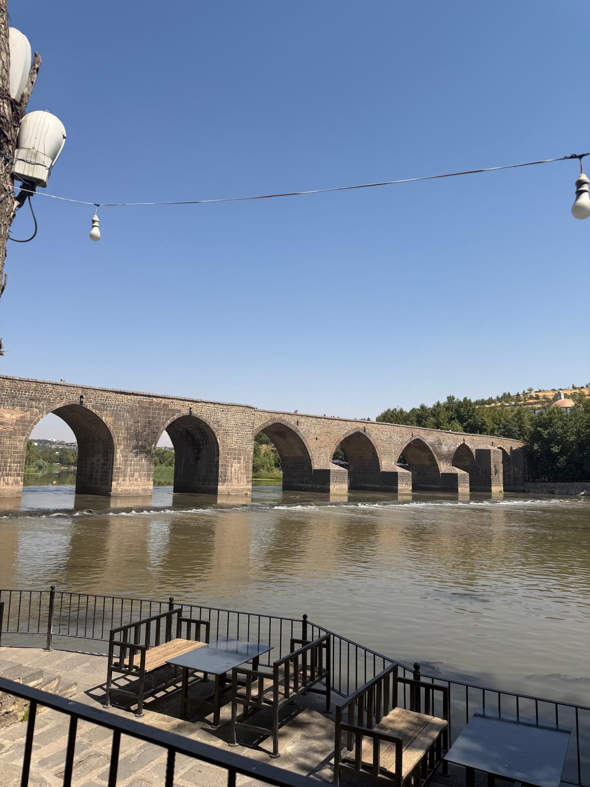 On Gözlü Köprü