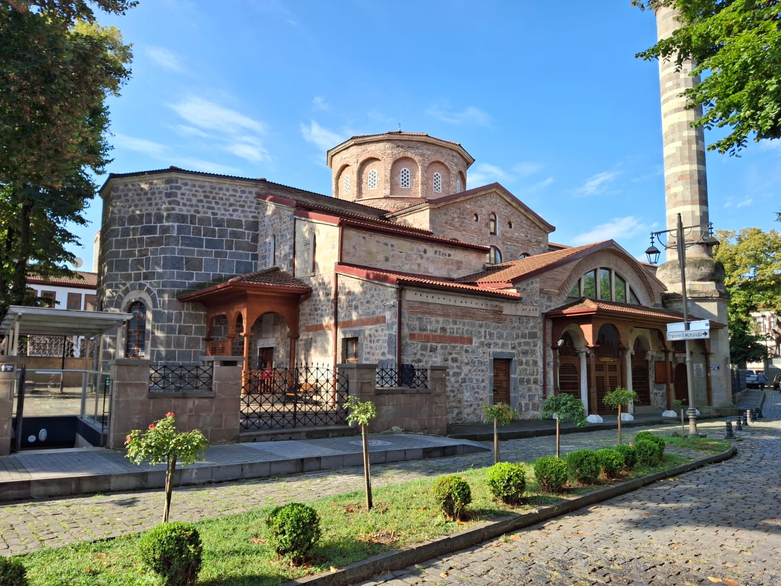 Fatih Büyük Camii Ve Kütüphanesi